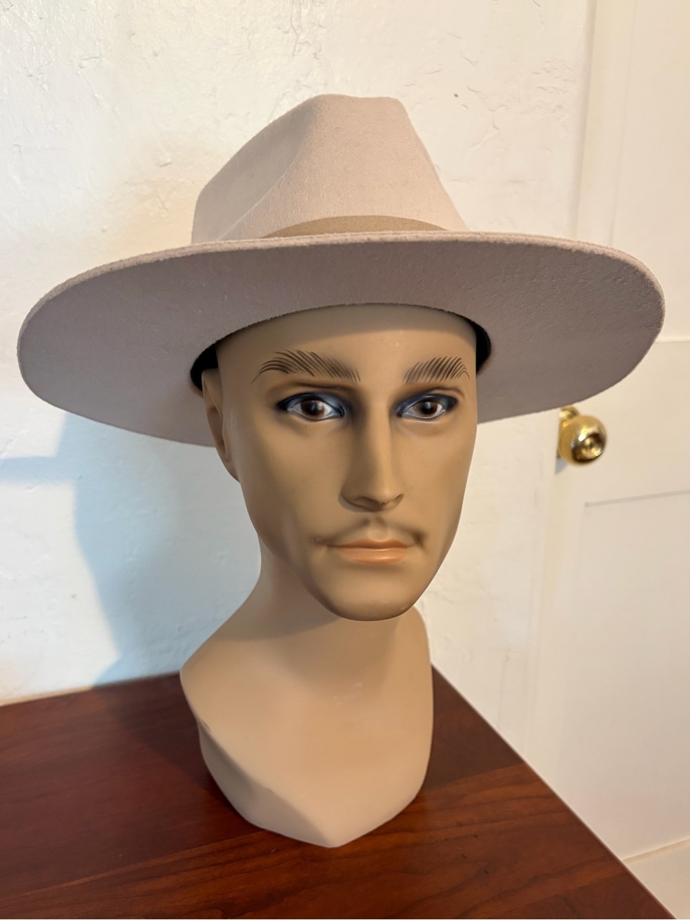 Teressa Foglia X Curateur Lynn Western Hat
